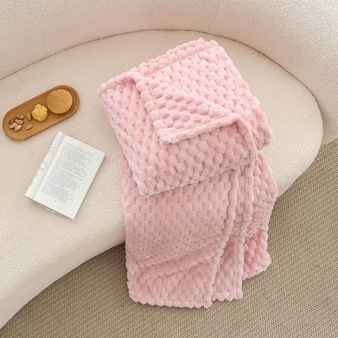 BEDELITE Fleece Blanket - 3D Jacquard Decorative Pink Queen Size Blankets for Bed, Soft and Cozy Warm Plush Fluffy Blanket All Seasons Suitable, 90x90Inches