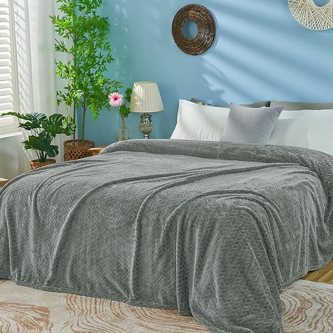 inhand Grey Fleece King Blanket for Bed, Super Soft Flannel Cozy Blankets for Adults, Lightweight Leaves Pattern Fuzzy Blanket for Office,Travel, Warm Plush Blankets for All Season, 90x108 Inches