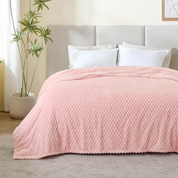 BEDELITE Fleece Blanket - 3D Jacquard Decorative Pink Queen Size Blankets for Bed, Soft and Cozy Warm Plush Fluffy Blanket All Seasons Suitable, 90x90Inches