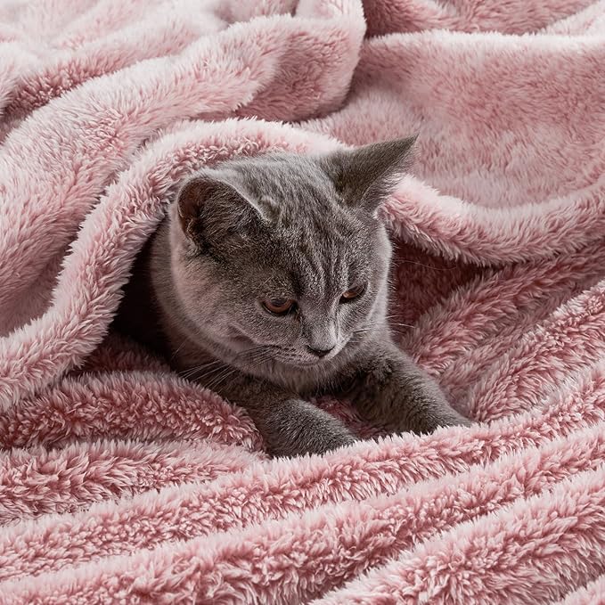 Exclusivo Mezcla Plush Fuzzy Fleece Bed Blanket King Size, Super Soft, Fluffy and Warm Blankets for Couch, Bed, All Season (Mixed Pink, 90x104 inches)