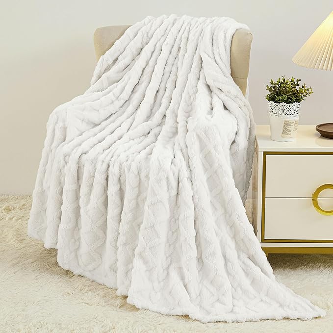 Aganear Blanket King Size - Lightweight Portable Fuzzy Cozy Soft Blankets for Couch, Sofa, Bed, Breathable and Skin-Friendly for All Season Accessories(108"x90", White)