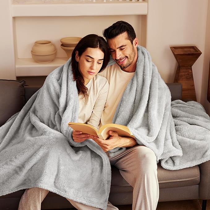 Exclusivo Mezcla Plush Fuzzy Fleece Bed Blanket Twin Size, Super Soft, Fluffy and Warm Blankets for Couch, Bed, All Season (Light Grey, 90x66 Inches)