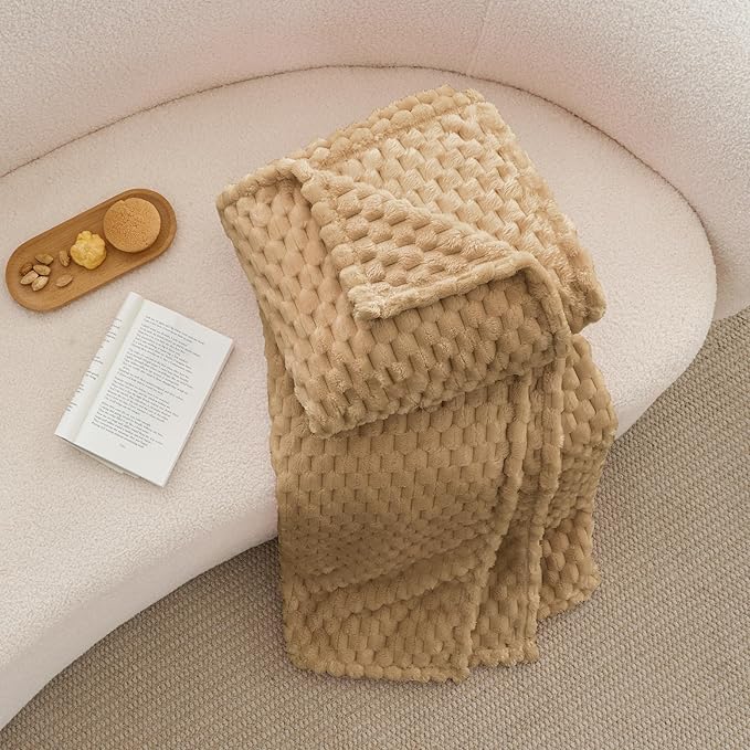 BEDELITE Fleece Blanket - 3D Jacquard Decorative Camel Throw Blankets for Couch & Bed, Soft and Cozy Warm Plush Fluffy Blanket All Seasons Suitable, 50x60Inches