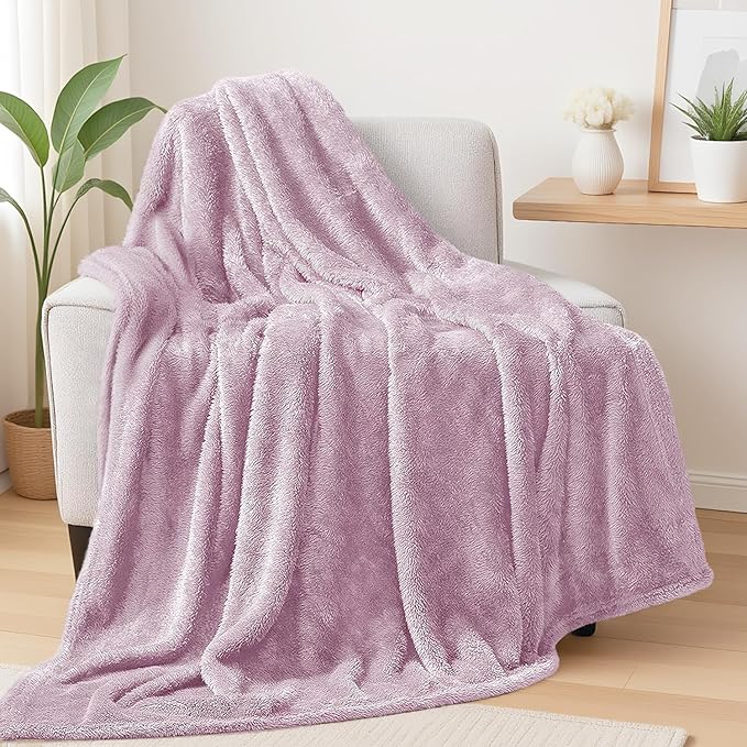 Exclusivo Mezcla Plush Fuzzy Fleece Throw Blanket Extra Large, Super Soft, Fluffy and Warm Blankets for Couch, Bed, All Season (Light Purple, 50x70 inches)