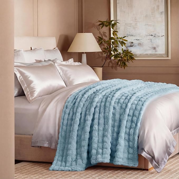 Bedsure 3D Fleece Bubble Blanket - GentleSoft Blue Queen Blanket for Bed Sofa Room Decor - Luxury Soft Cozy Gifts for Kids Girls, Lightweight, All Seasons, Light Blue, 90"×90"