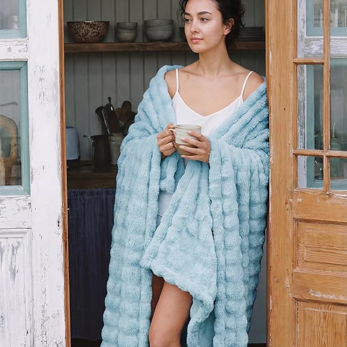 Bedsure 3D Fleece Bubble Blanket - GentleSoft Blue Queen Blanket for Bed Sofa Room Decor - Luxury Soft Cozy Gifts for Kids Girls, Lightweight, All Seasons, Light Blue, 90"×90"