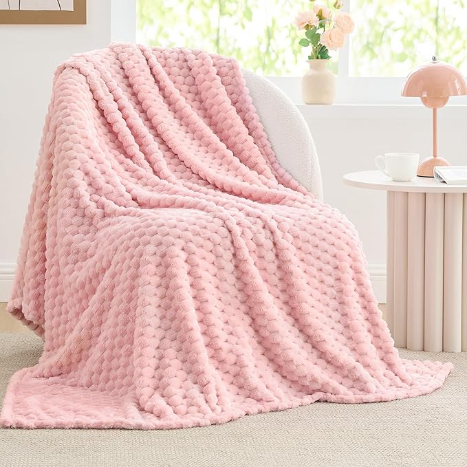 BEDELITE Fleece Blanket - 3D Jacquard Decorative Pink Throw Blankets for Women's Couch & Bed, Soft and Cozy Warm Plush Fluffy Blanket, Cute Birthday Gift for Women, 50x70 Inches