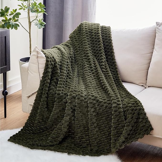 EXQ Home King Size Blanket for Bed or Couch - 3D Imitation Turtle Shell Jacquard Decorative Fleece Blankets - Cozy Soft Fuzzy Flannel Blanket Suitable for All Seasons(90"×108",Moss Green)
