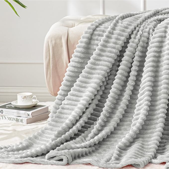 BEDELITE Fleece Throw Blanket for Couch – 3D Ribbed Jacquard Soft and Warm Decorative Fuzzy Blanket – Cozy, Fluffy, Plush Lightweight Light Grey Throw Blankets for Bed, Sofa, 50x60 inches