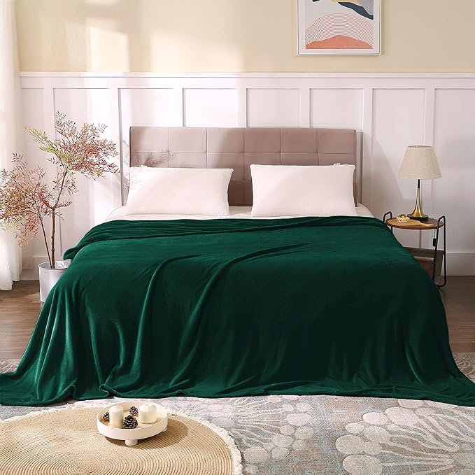 BEDELITE Fleece Blankets Queen Size Forest Green Throw Blankets for Bed, Luxury Plush Cozy Fuzzy Blanket 90x90 inches, Super Soft Warm Lightweight Throw Blanket All Seasons Suitable