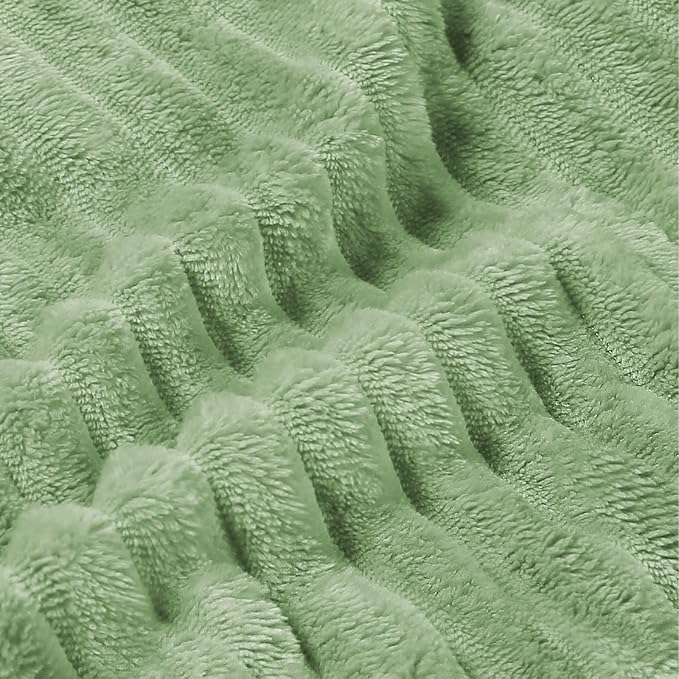 BEDELITE Fleece Throw Blanket for Couch – 3D Ribbed Jacquard Soft and Warm Decorative Fuzzy Blanket – Cozy, Fluffy, Plush Lightweight Sage Green Throw Blankets for Bed, Sofa, 50x60 inches