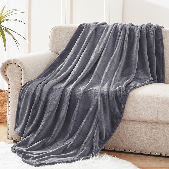 Exclusivo Mezcla Fleece Throw XL Blanket for Couch, Sofa, Super Soft and Warm Dark Grey Blankets, All Season, Cozy, Plush, Lightweight, 50x70 Inches