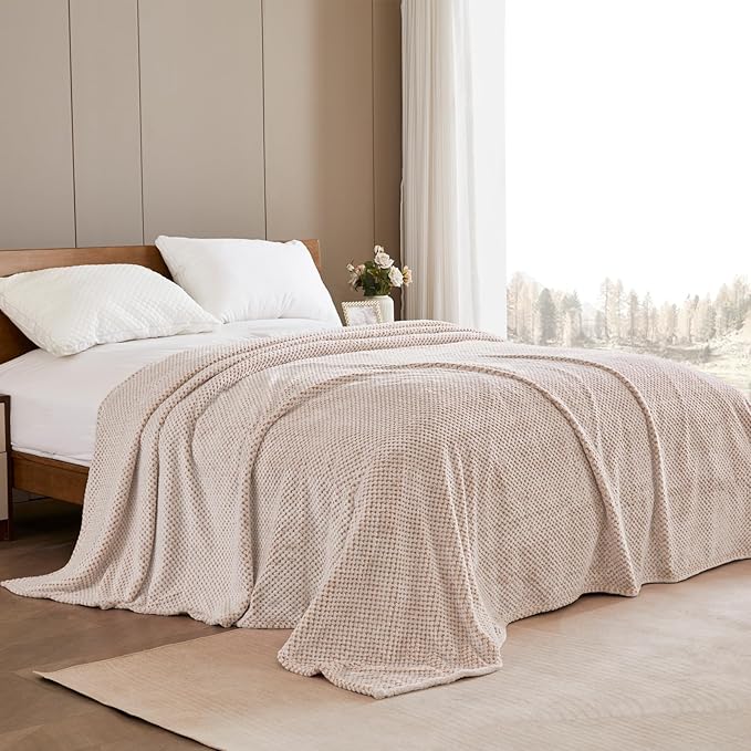 Exclusivo Mezcla Fleece Bed Blanket King Size, Super Soft and Warm Blankets for Couch, Sofa and Bed Waffle Textured, Cozy, Fuzzy and Lightweight (Heather Camel, 90x104 Inches)