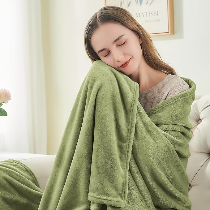 BEDELITE Fleece Blanket Sage Green Throw Blanket for Couch & Bed, Luxury Plush Cozy Fuzzy Blanket 50" x 60", Super Soft Warm Lightweight Throw Blanket for Travel Camping