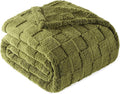Exclusivo Mezcla Queen Size Flannel Fleece Blanket, Super Soft and Warm Lightweight Checkered Pattern Blankets for All Seasons, 90x90 Inches, Olive Green