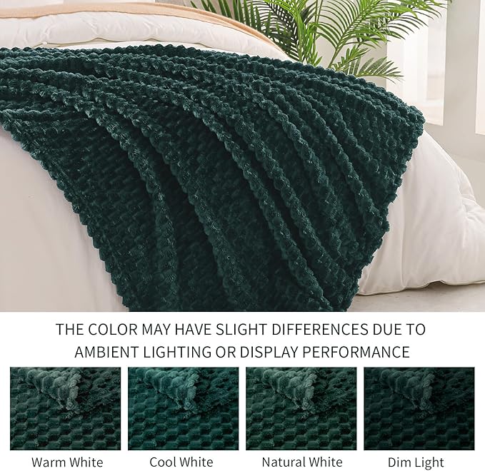 Exclusivo Mezcla Fleece King Blanket for Bed, Extra Large Fuzzy Forest Green Bed Blankets, Soft Cozy Plush Sofa Throws for All Seasons, 90x104 Inches