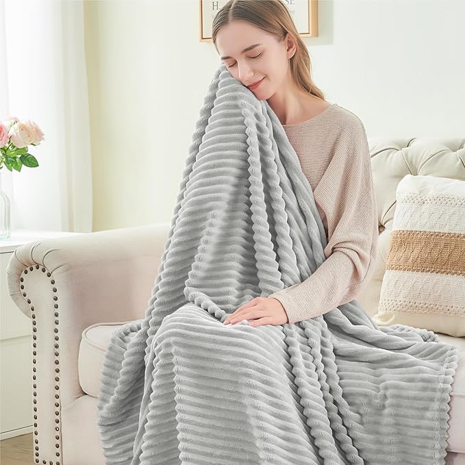 BEDELITE Fleece Blanket Twin Size – 3D Ribbed Jacquard Soft and Warm Decorative Fuzzy Blankets – Cozy, Fluffy, Plush Lightweight Throw Blankets for Couch, Bed, Sofa(Light Grey, 60x80 inches)