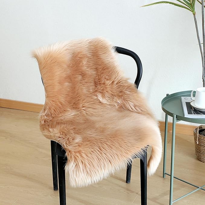 linmopm Faux Fur Rug Sheepskin Shag Fluffy Fuzzy Beige 2x3 ft Small Rugs for Bedroom Bedside Bed Floor Living Room Plush High-Density Cushion Carpet Super Sofa Cover