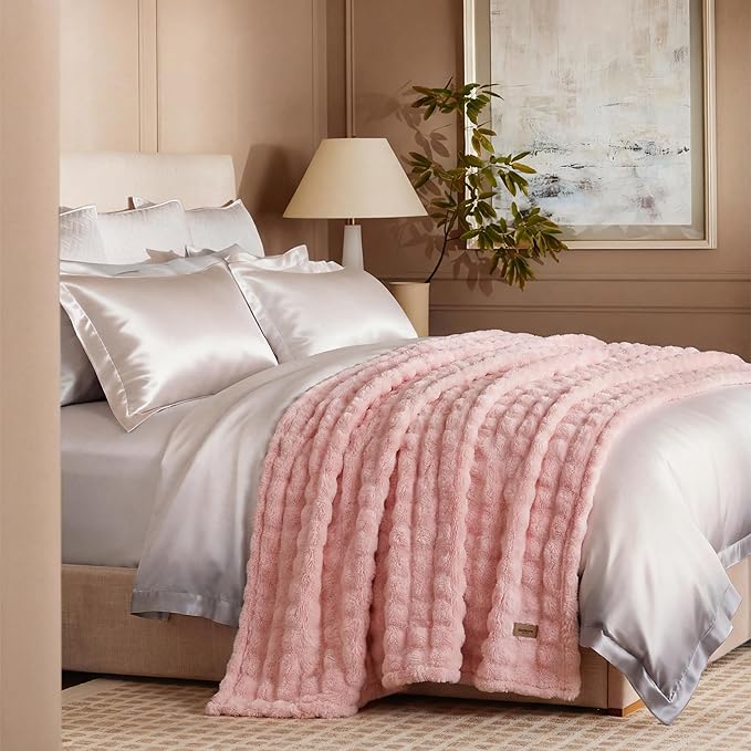 Bedsure 3D Fleece Bubble Blanket - GentleSoft Pink King Blanket for Bed Sofa Room Decor - Luxury Soft Cozy Gifts for Kids Girls, Lightweight, All Seasons, Pink, 108"×90"
