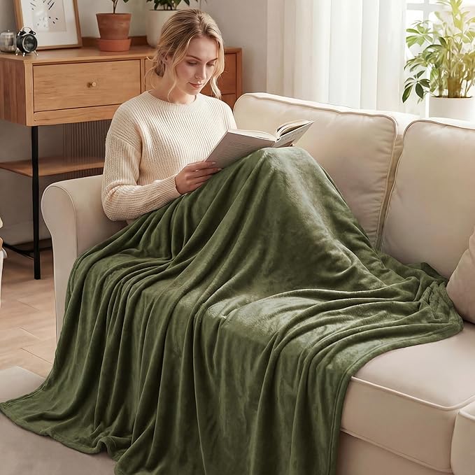 Exclusivo Mezcla Fleece Blanket Twin Size for Bed, Super Soft and Warm, All Season, Cozy, Plush, Lightweight, 90x66 Inches, Olive Green