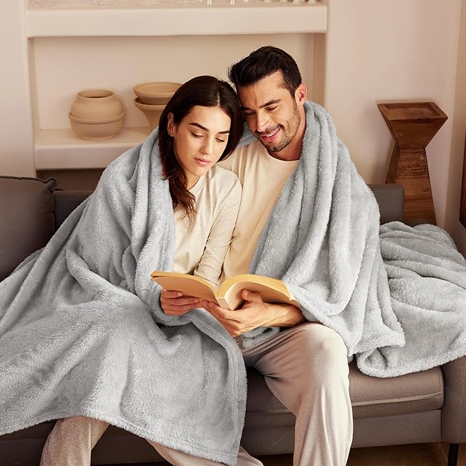 Exclusivo Mezcla Plush Fuzzy Fleece Throw Blanket Extra Large, Super Soft, Fluffy and Warm Blankets for Couch, Bed, All Season (Light Grey, 50x70 inches)