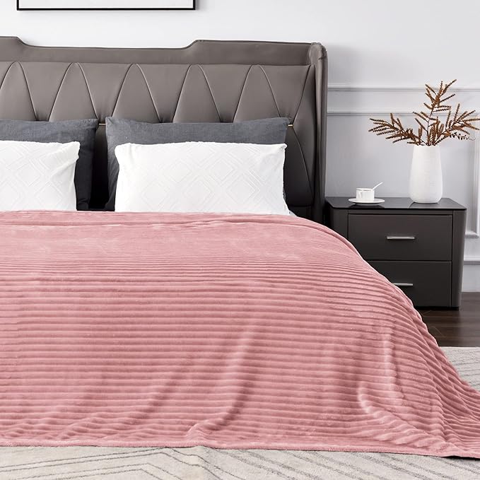 BEDELITE Fleece Throw Blanket for Couch – 3D Ribbed Jacquard Soft and Warm Decorative Fuzzy Blanket – Cozy, Fluffy, Plush Lightweight Dusty Pink Throw Blankets for Bed, Sofa, 84x90 inches