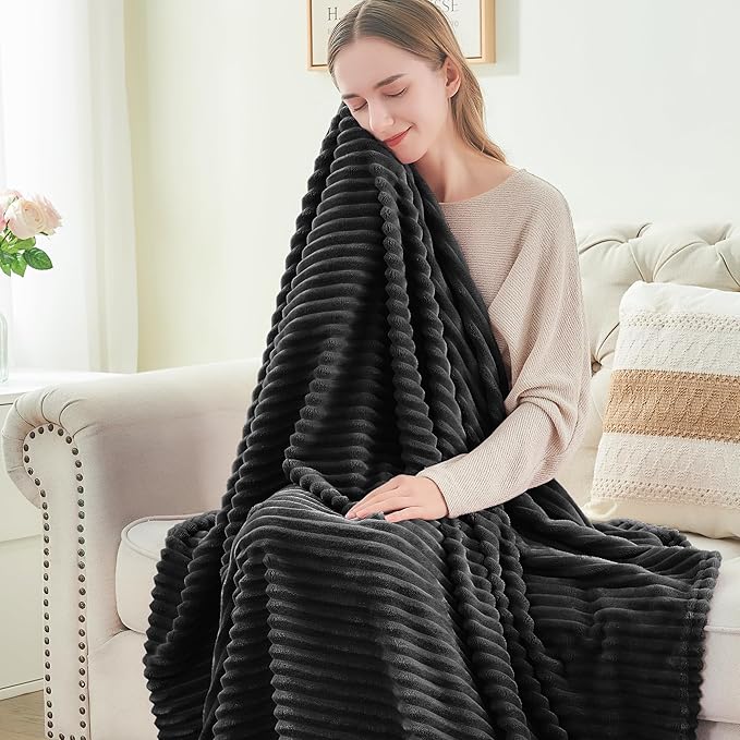BEDELITE Fleece Blanket Queen Size – 3D Ribbed Jacquard Soft and Warm Decorative Fuzzy Blankets – Cozy, Fluffy, Plush Lightweight Throw Blankets for Couch, Bed, Sofa(Black, 90x90 inches)