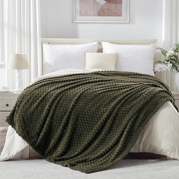 EXQ Home King Size Blanket for Bed or Couch - 3D Imitation Turtle Shell Jacquard Decorative Fleece Blankets - Cozy Soft Fuzzy Flannel Blanket Suitable for All Seasons(90"×108",Moss Green)
