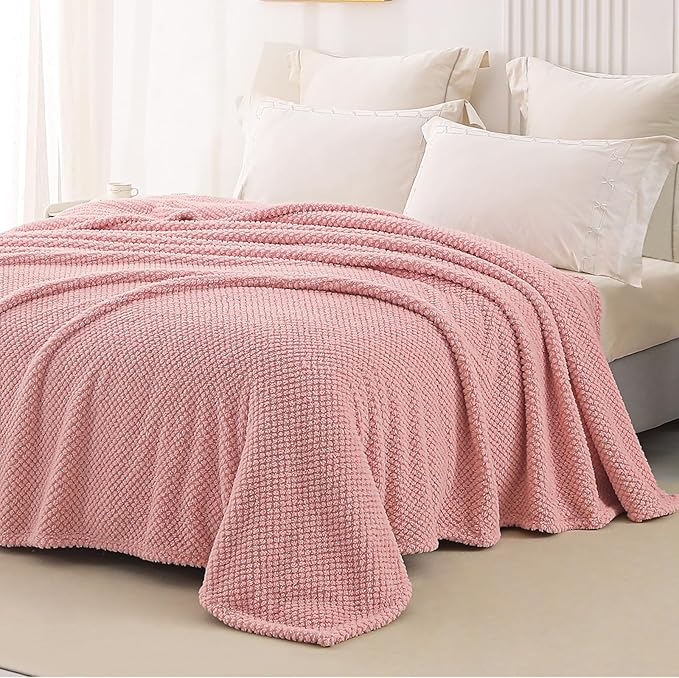 Whale Flotilla Twin Size Fuzzy Fleece Blanket for Bed, 60x80 Inch Fluffy Warm Soft Jacquard Blankets for All Season, Lightweight and Cozy, Pink
