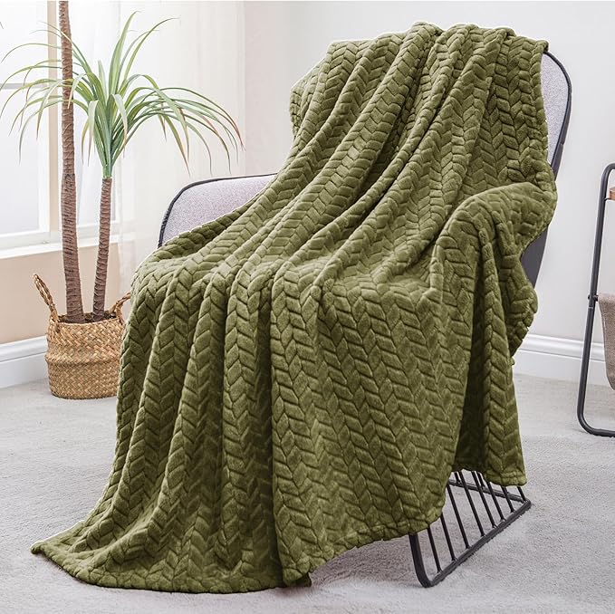 Exclusivo Mezcla Fleece Throw Blanket for Couch and Bed, 50x70 Inches Soft Cozy Jacquard Flannel Blankets, Lightweight Fuzzy Plush Warm Throws for Women, Olive Green