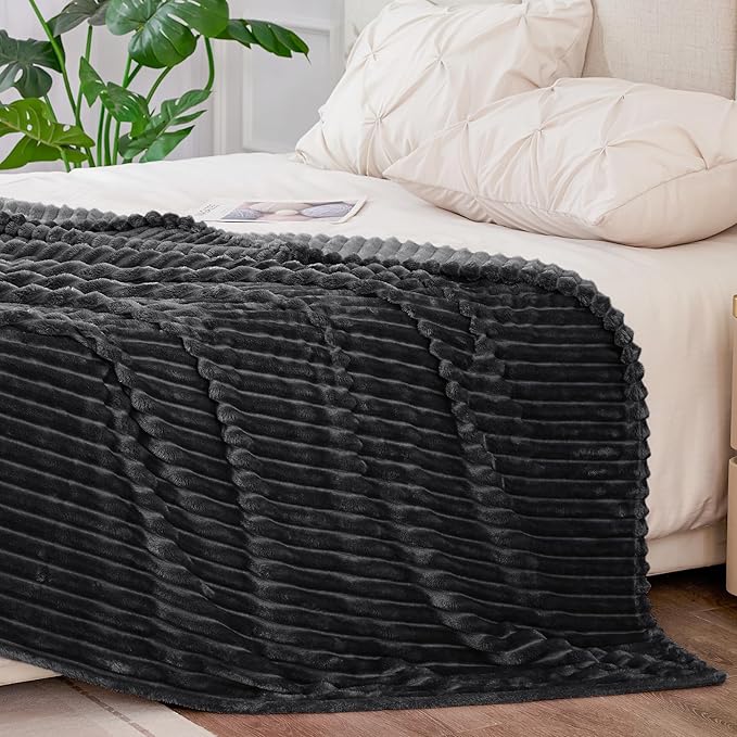 BEDELITE Fleece Blanket Queen Size – 3D Ribbed Jacquard Soft and Warm Decorative Fuzzy Blankets – Cozy, Fluffy, Plush Lightweight Throw Blankets for Couch, Bed, Sofa(Black, 90x90 inches)