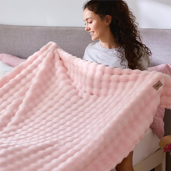 Bedsure 3D Fleece Bubble Blanket for Couch - GentleSoft Pink Twin Blanket for Sofa Bed Room Decor - Luxury Soft Cozy Gifts for Kids Girls, Lightweight, All Seasons, Pink, 60"×80"
