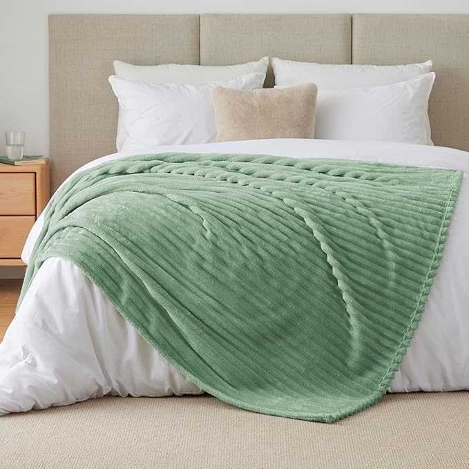 BEDELITE Fleece Green Throw Blanket for Couch - 300GSM Soft & Warm Fluffy Green Blanket, Decorative and Giftable Striped Blankets for Women, Men, 50"x60"