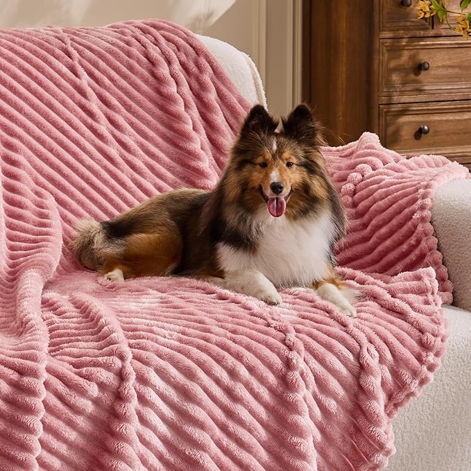 BEDELITE Large Throw Blankets for Couch - 3D Ribbed Jacquard Cute Fuzzy Fleece Blanket, Warm and Breathable Soft Cozy Throw XL Blanket, Dusty Pink