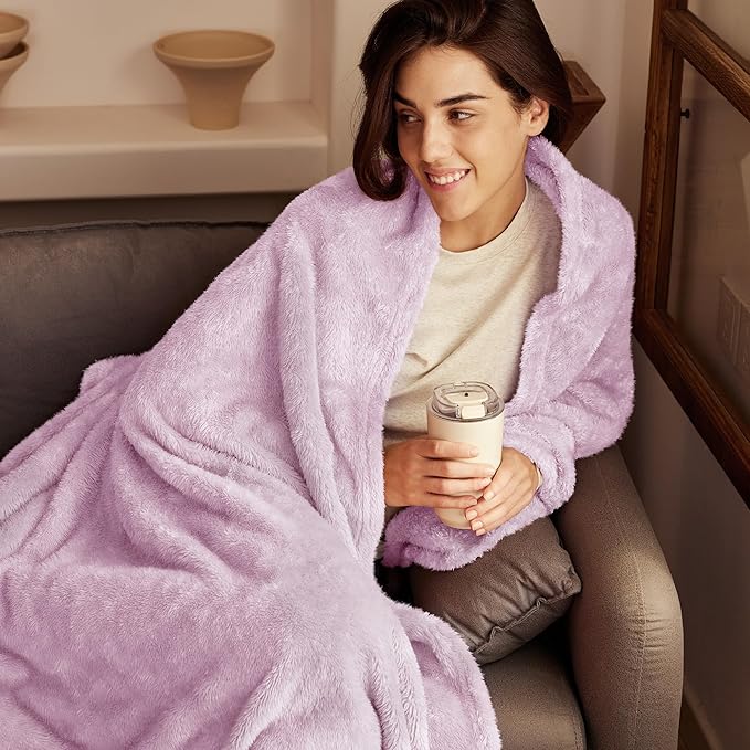 Exclusivo Mezcla Plush Fuzzy Fleece Throw Blanket Extra Large, Super Soft, Fluffy and Warm Blankets for Couch, Bed, All Season (Light Purple, 50x70 inches)