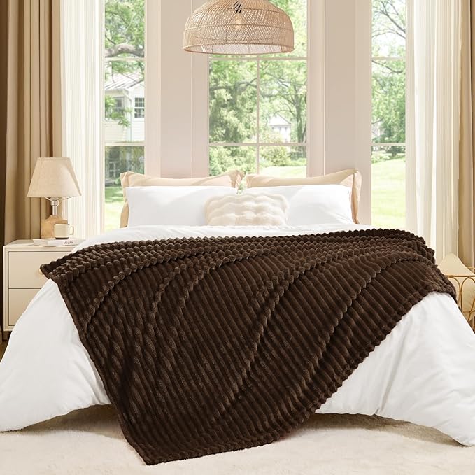 BEDELITE Fleece Throw Blanket for Couch – 3D Ribbed Jacquard Soft and Warm Decorative Fuzzy Blanket – Cozy, Fluffy, Plush Lightweight Dark Brown Throw Blankets for Bed, Sofa, 50x60 inches