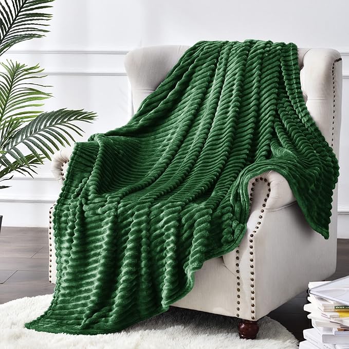 BEDELITE Fleece Blanket Twin Size – 3D Ribbed Jacquard Soft and Warm Decorative Fuzzy Blankets – Cozy, Fluffy, Plush Lightweight Throw Blankets for Couch, Bed, Sofa(Green, 60x80 inches)
