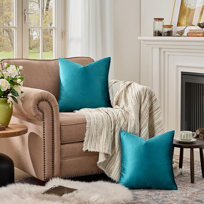 GIGIZAZA Décor Throw Couch Pillow Covers Set of 2,Sofa Cushion Teal Peacock Green Pillow Covers,Velvet Pillow Cases 24 x 24inch