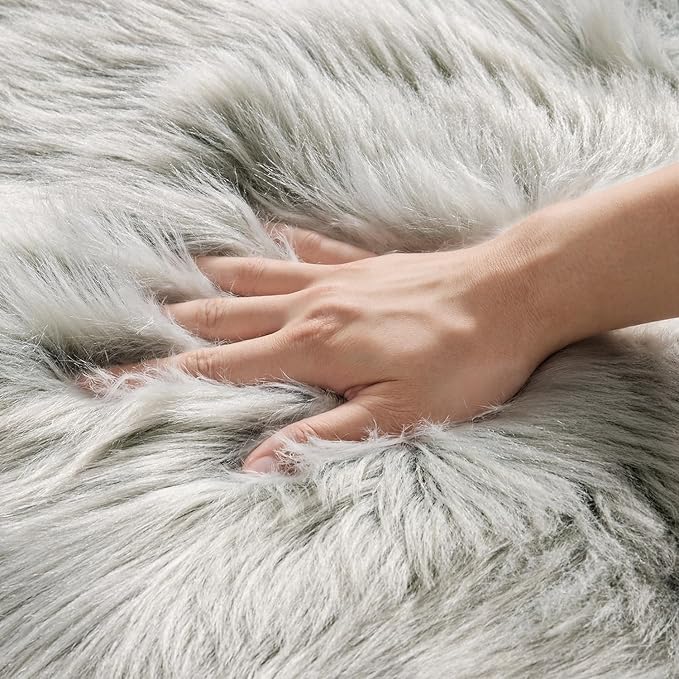 MIULEE Fluffy Rug Soft Shaggy Faux Fur Area Rug Luxury Plush Sheepskin Carpet for Bedroom Living Room Sofa Chair 2 x 3 Feet, Light Grey