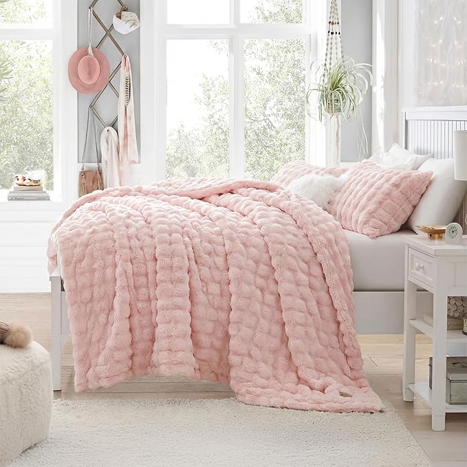 Bedsure 3D Fleece Bubble Blanket for Couch - GentleSoft Pink Twin Blanket for Sofa Bed Girls Room Decor - Luxury Soft Cozy Spring Gifts for Kids Girls, Lightweight, Crystal Pink, 60"×80"