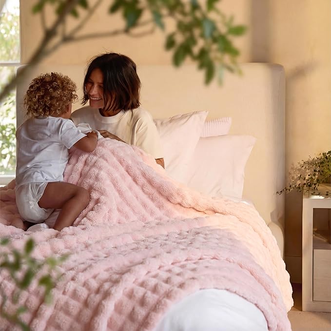 Bedsure 3D Fleece Bubble Blanket - GentleSoft Pink Queen Blanket for Bed Sofa Girls Room Decor - Luxury Soft Cozy Spring Gifts for Kids Girls, Lightweight, Crystal Pink, 90"×90"