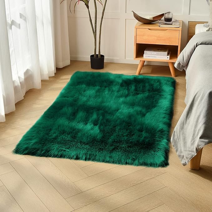 duduta Emerald Green Faux Fur Rug 3x5 ft, Fluffy Shag Rectangular Sheepskin Rug for Bedroom Nursery Living Room Dorm Washable