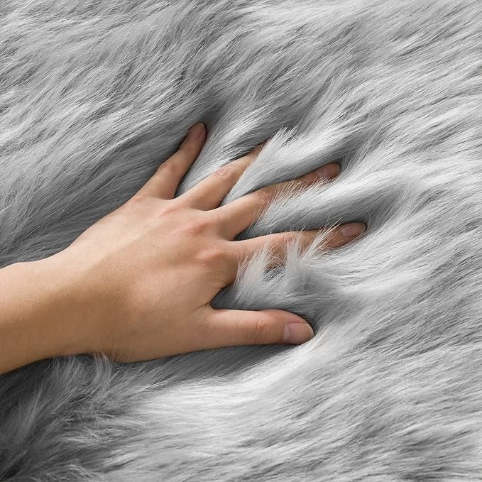 Ciicool Fluffy Area Rug, Grey Faux Fur Rug for Bedroom Living Room, Thick Fuzzy Shag Rug Furry Nursery Rug Plush Indoor Floor Carpets for Kids Girls Boys Teen Dorm, 4x6 ft