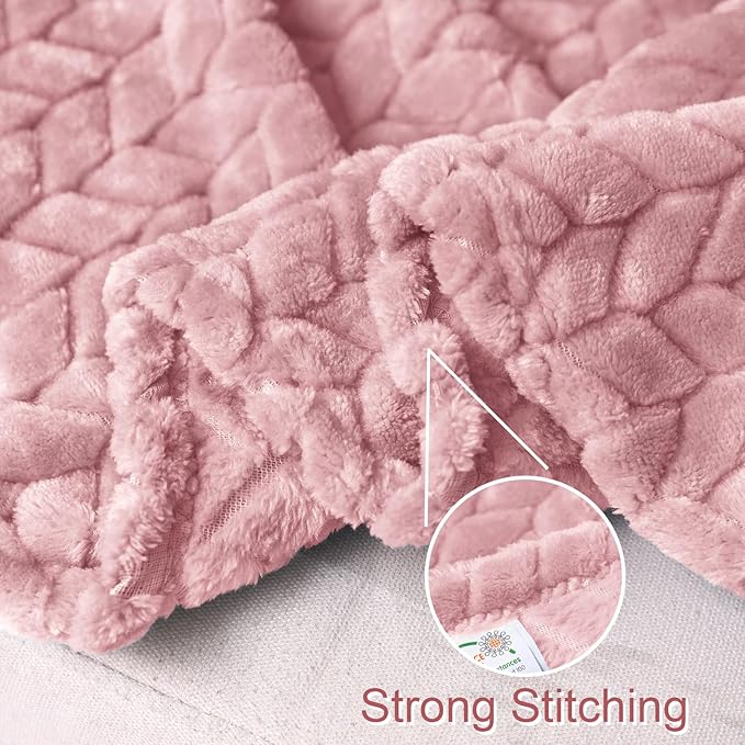 Exclusivo Mezcla Fleece Throw Blanket for Couch and Bed, 50x70 Inches Soft Cozy Jacquard Flannel Blankets, Lightweight Fuzzy Plush Warm Throws for Women, Pink