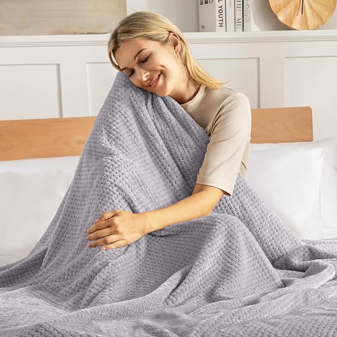 Exclusivo Mezcla Fleece Bed Blanket Queen Size, Super Soft and Warm Blankets for Couch, Sofa and Bed Waffle Textured, Cozy, Fuzzy and Lightweight (Light Grey, 90x90 Inches)
