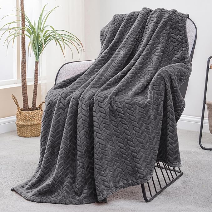 Exclusivo Mezcla Dark Grey Fleece Throw Blanket for Couch and Bed, 50x70 Inches Soft Cozy 3D Decorative Jacquard Flannel Blankets, Lightweight Fuzzy Plush Warm Throws for All Seasons