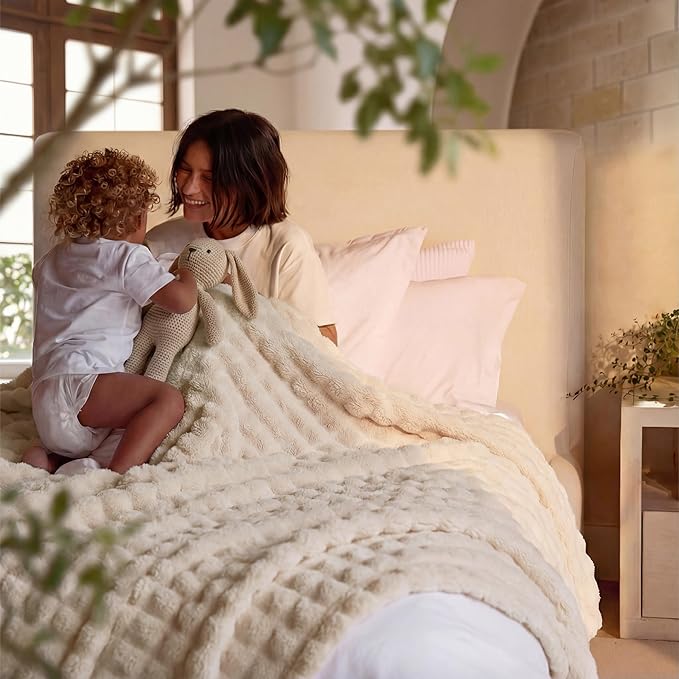 Bedsure 3D Fleece Bubble Blanket - GentleSoft Beige Queen Blanket for Bed Sofa Room Decor - Luxury Soft Cozy Gifts for Kids Girls, Lightweight, All Seasons, Beige, 90"×90"