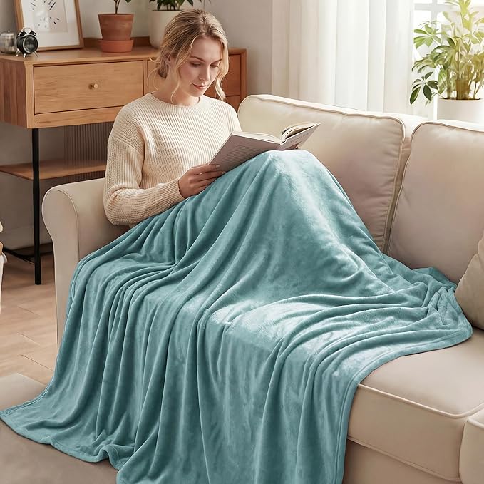 Exclusivo Mezcla Fleece Blanket Twin Size for Bed, Super Soft and Warm, All Season, Cozy, Plush, Lightweight, 90x66 Inches, Celadon