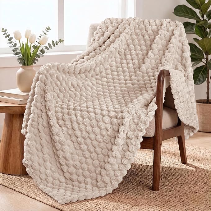 Exclusivo Mezcla Fleece Throw Blanket for Couch, Extra Large Fuzzy Camel Bed Blankets, Soft Cozy Plush Sofa Throws for All Seasons, 50x70 Inches