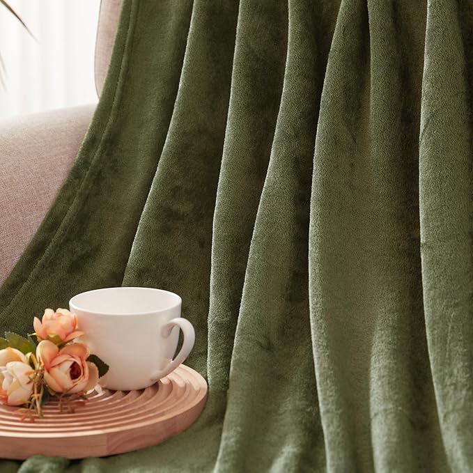 Exclusivo Mezcla Fleece Throw XL Blanket for Couch, Sofa, Super Soft and Warm Olive Green Blankets, All Season, Cozy, Plush, Lightweight, 50x70 Inches